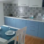 Stojakovic アパート *